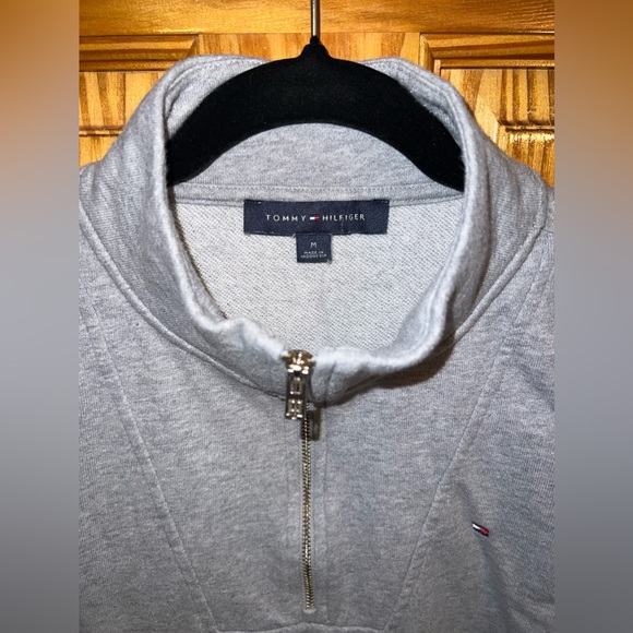 Tommy Hilfiger Gray Quarter-Zip Pullover Sweater Women’s Size M - Picture 3 of 6